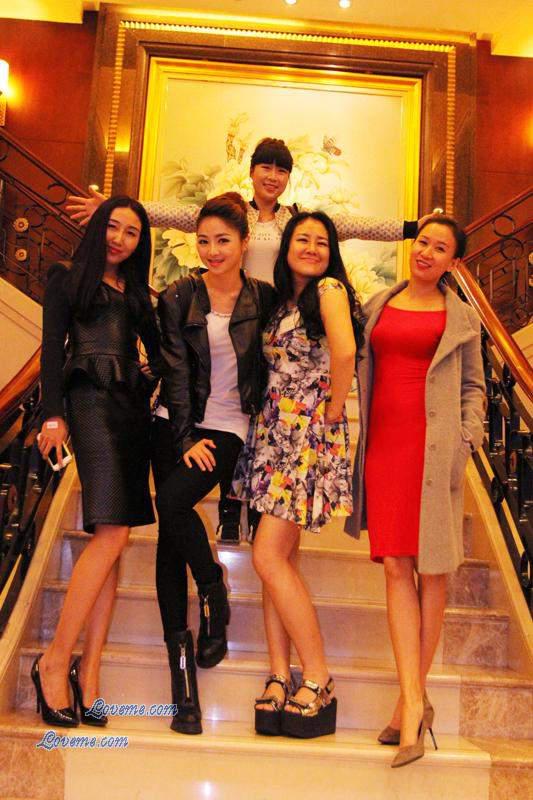 2015000140-Chinese-Women