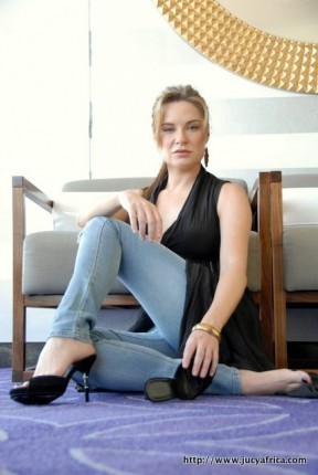 Lee-Anne-Summers-Feet-2210145